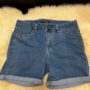 Women’s d. Jeans shorts size 8